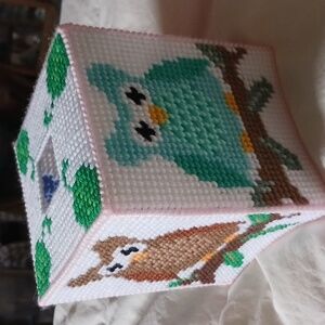 New Kitschy Vintage style Owl tissue box cover
